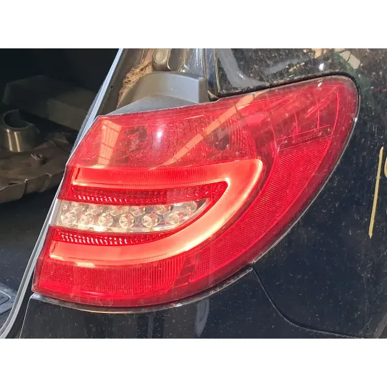 Piloto Trasero Derecho Exterior para Mercedes-Benz Clase B Sports Tourer (W246, W242)
