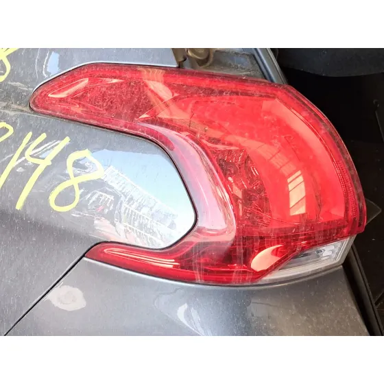 Piloto Trasero Izquierdo Exterior para Peugeot 2008 I (Cu_)
