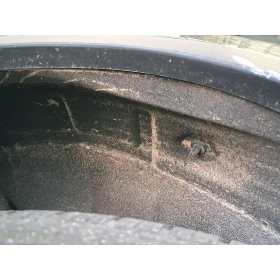 Plastico Pase Rueda Tras. Izq. para Mg Zs Suv (Azs1)