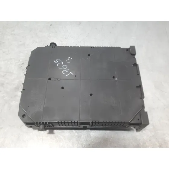 Caja Reles / Fusibles para Opel Corsa F (P2Jo)