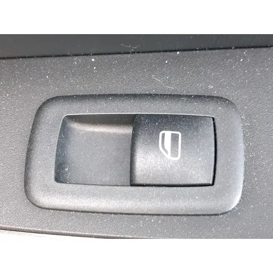 Mando Elevalunas Trasero Derecho para Jeep Cherokee (Kl)
