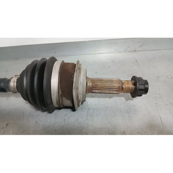 Transmision Delantera Derecha para Toyota Yaris (_P13_)