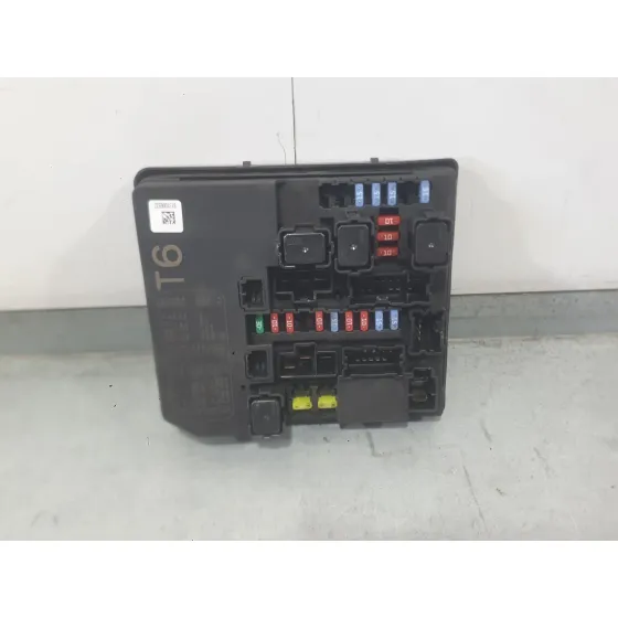 Caja Reles / Fusibles para Nissan Juke (F15)