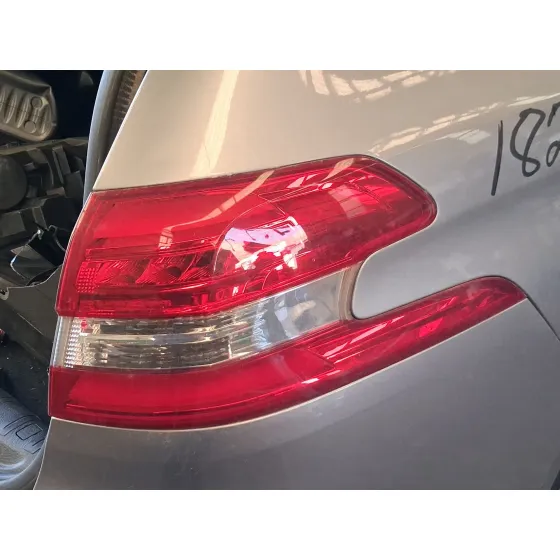 Piloto Trasero Derecho Exterior para Peugeot 308 Sw Ii (Lc_, Lj_, Lr_, Lx_, L4_)