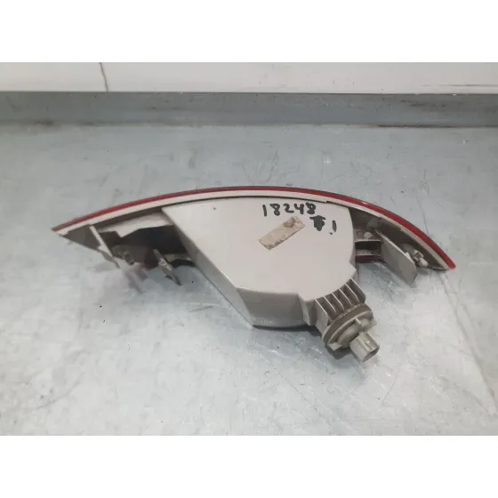 Piloto Trasero Izquierdo Paragolpes para Ford Focus Iii