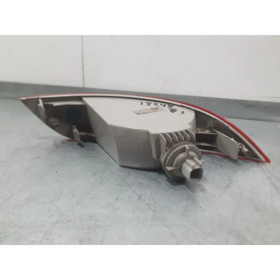 Piloto Trasero Izquierdo Paragolpes para Ford Focus Iii