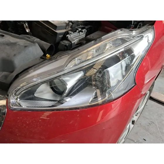 Faro Izquierdo para Peugeot 208 I (Ca_, Cc_)