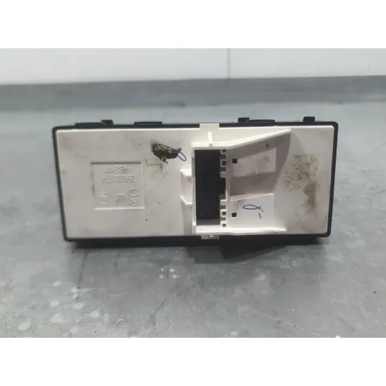 Mando Elevalunas Delantero Izquierdo para Hyundai I20 Iii (Bc3, Bi3)