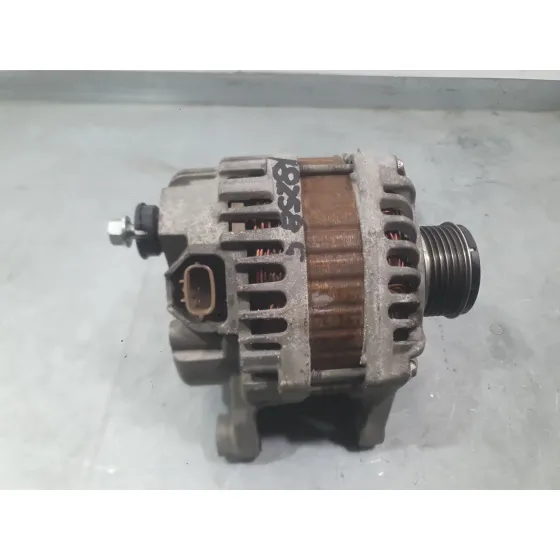 Alternador para Nissan Juke (F15)