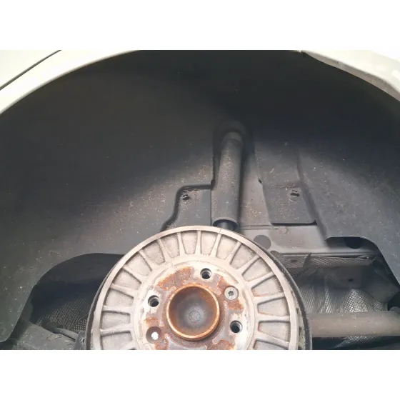 Plastico Pase Rueda Tras. Izq. para Renault Clio V (B7_)