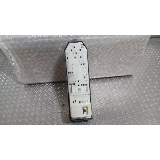Mando Elevalunas Delantero Izquierdo para Toyota Yaris (_P13_)