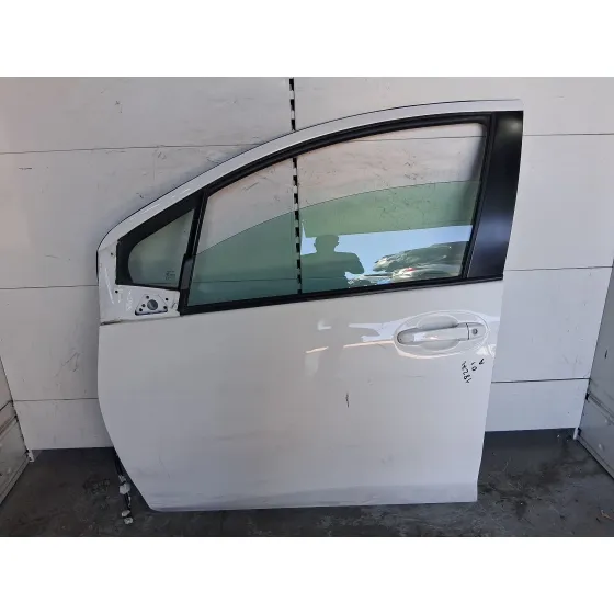 Puerta Delantera Izquierda para Toyota Yaris (_P13_)