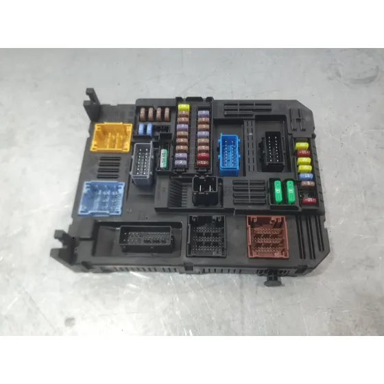 Caja Reles / Fusibles para Peugeot 2008 Ii (Us_, Us-, Uy_, Uj_, Ur_, Uc_)