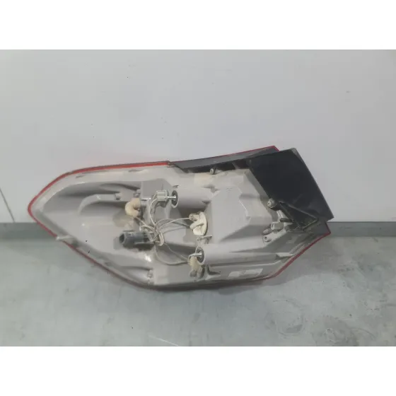 Piloto Trasero Derecho Exterior para Opel Astra J Sports Tourer (P10)