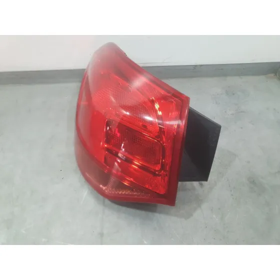 Piloto Trasero Izquierdo Exterior para Opel Astra J Sports Tourer (P10)