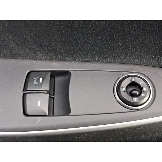Mando Elevalunas Delantero Izquierdo para Hyundai I30 (Gd)