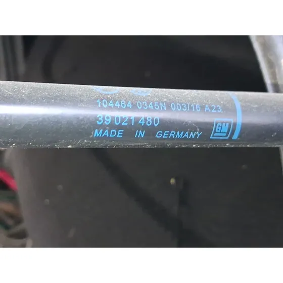 Amortiguadores Maletero / Porton para Opel Astra K (B16)