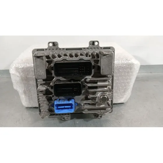 Centralita Motor Uce para Opel Astra J (P10)