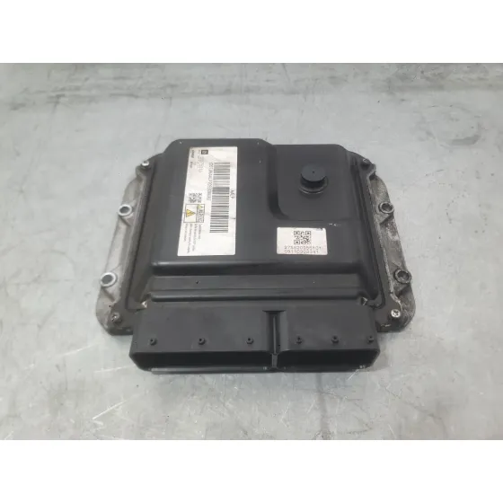 Centralita Motor Uce para Opel Astra J (P10)