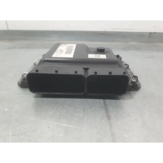 Centralita Motor Uce para Opel Astra J (P10)