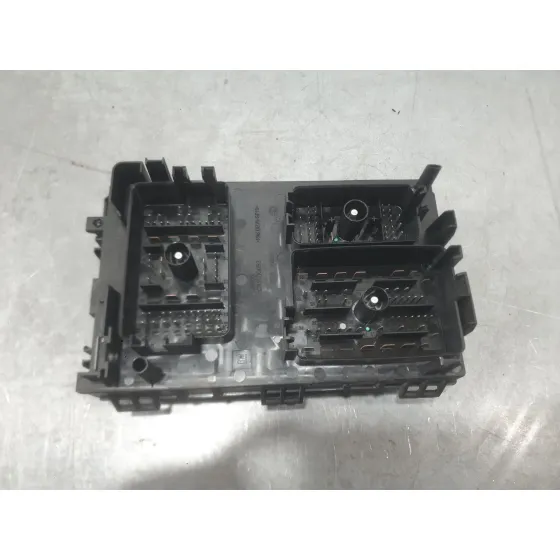 Caja Reles / Fusibles para Opel Astra J (P10)