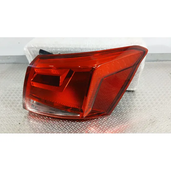 Piloto Trasero Derecho Exterior para Seat Arona (Kj7, Kjp)