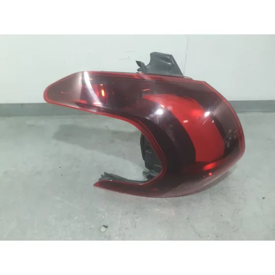 Piloto Trasero Izquierdo Exterior para Peugeot 2008 I (Cu_)