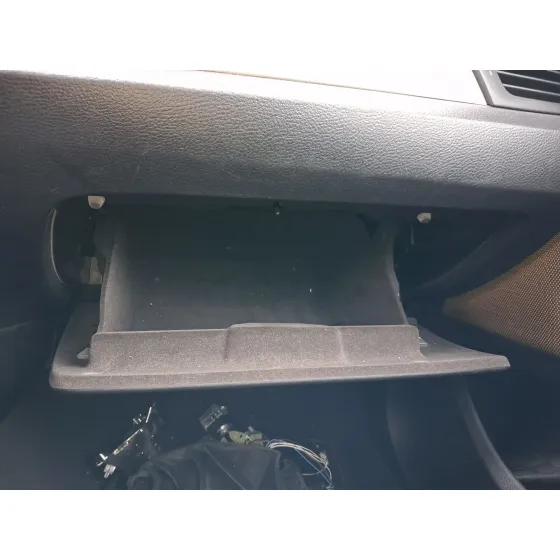 Guantera para Bmw X1 (E84)
