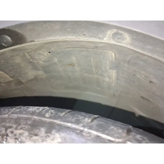 Plastico Pase Rueda Del. Dch. para Bmw X1 (E84)