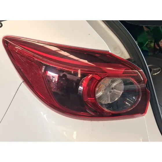 Piloto Trasero Izquierdo Exterior para Mazda 3 (Bm, Bn)