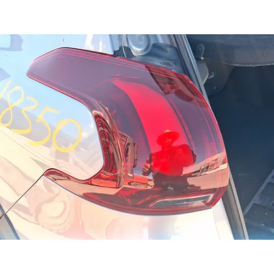 Piloto Trasero Izquierdo Exterior para Peugeot 2008 I (Cu_)