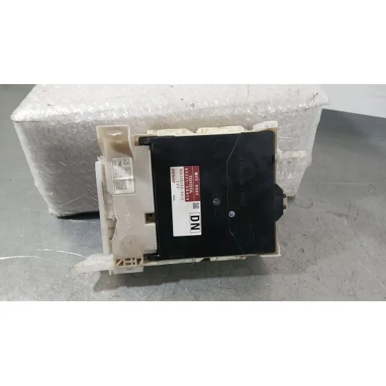 Caja Reles / Fusibles para Toyota Yaris (_P13_)