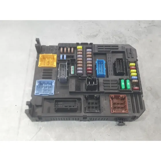 Caja Reles / Fusibles para Citroën Berlingo Furgon/Monospace (K9)