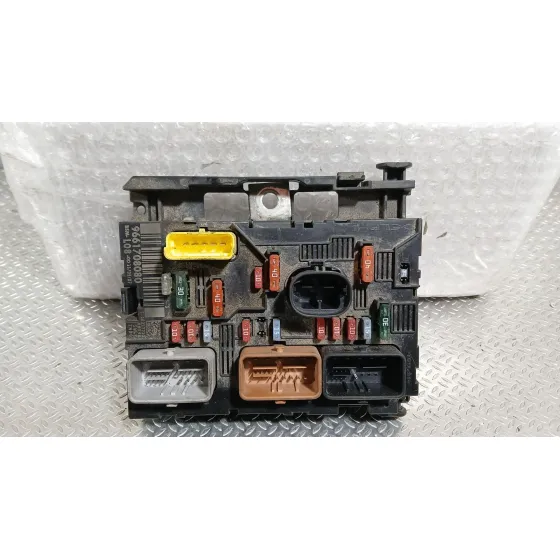 Caja Reles / Fusibles para Citroën C4 Picasso I Monospace (Ud_)