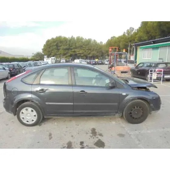FORD FOCUS BERLINA (CAP) '2006 AMBIENTE (D) GRIS OSCURO