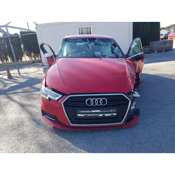 AUDI A3 SPORTBACK (8VF) '2018 DESIGN EDITION ROJO