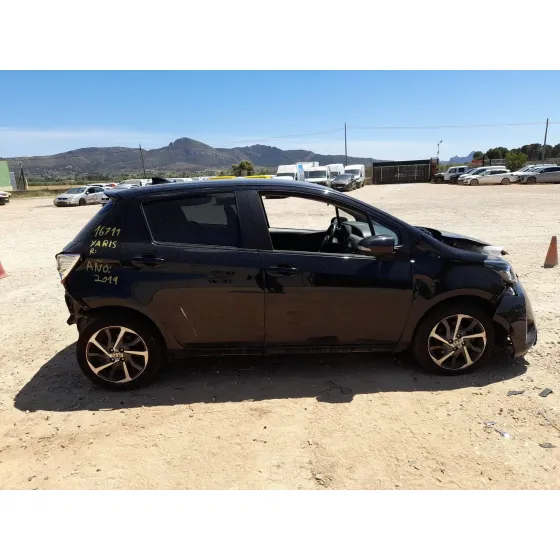 Toyota YARIS (_P13_) 2012
