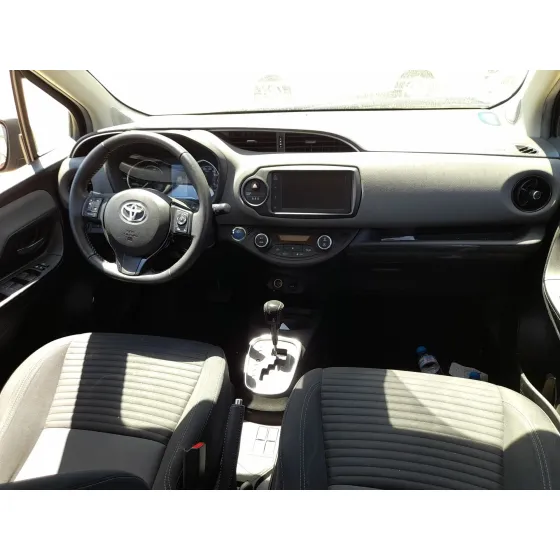 Toyota YARIS (_P13_) 2012