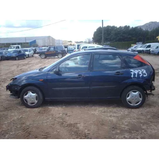 FORD FOCUS BERLINA (CAK) '2002 GHIA AZUL