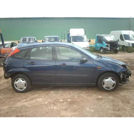 FORD FOCUS BERLINA (CAK) '2002 GHIA AZUL