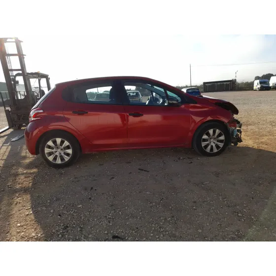 Peugeot 208 I (CA_, CC_) 2012