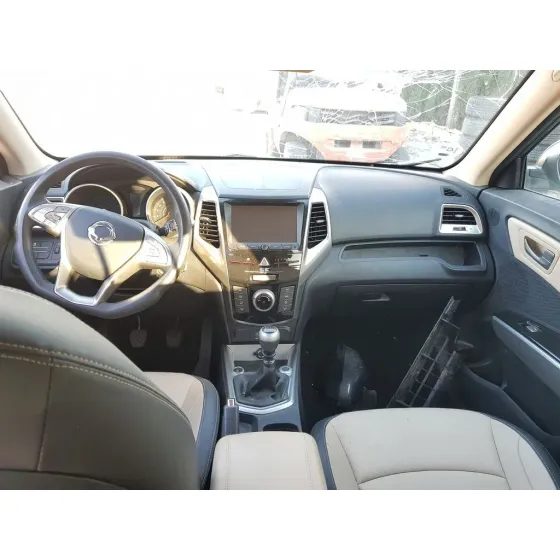 SSANGYONG TIVOLI '2018 LIMITED 4X2 GRIS OSCURO
