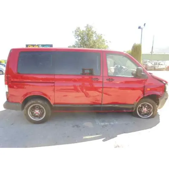 VOLKSWAGEN T5 TRANSPORTER/FURGONETA '2007 COMBI ROJO