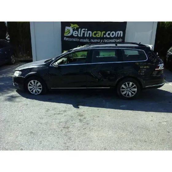 VOLKSWAGEN PASSAT VARIANT (365) '2014 EDITION BLUEMOTION NEGRO