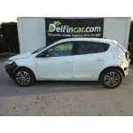 RENAULT MEGANE III BERLINA 5 P '2015 LIMITED BLANCO