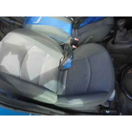 RENAULT CLIO II FASE II (B/CB0) '2001 AUTHENTIQUE AZUL
