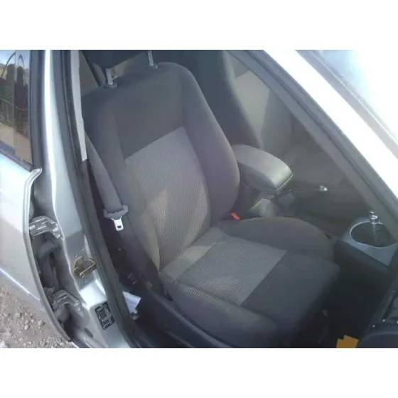 FORD MONDEO BERLINA (GE) '2002 AMBIENTE GRIS