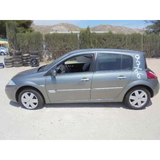 RENAULT MEGANE II BERLINA 5P '2004 CONFORT AUTHENTIQUE GRIS
