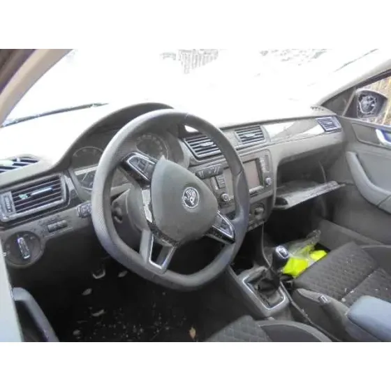 SKODA RAPID '2016 STYLE AZUL
