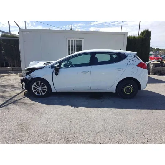 KIA CEE'D '2013 CONCEPT BLANCO